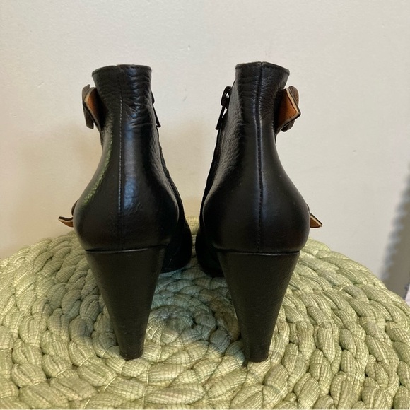 COCLICO Black Leather Button Detail Heel Ankle Booties - Picture 7 of 11